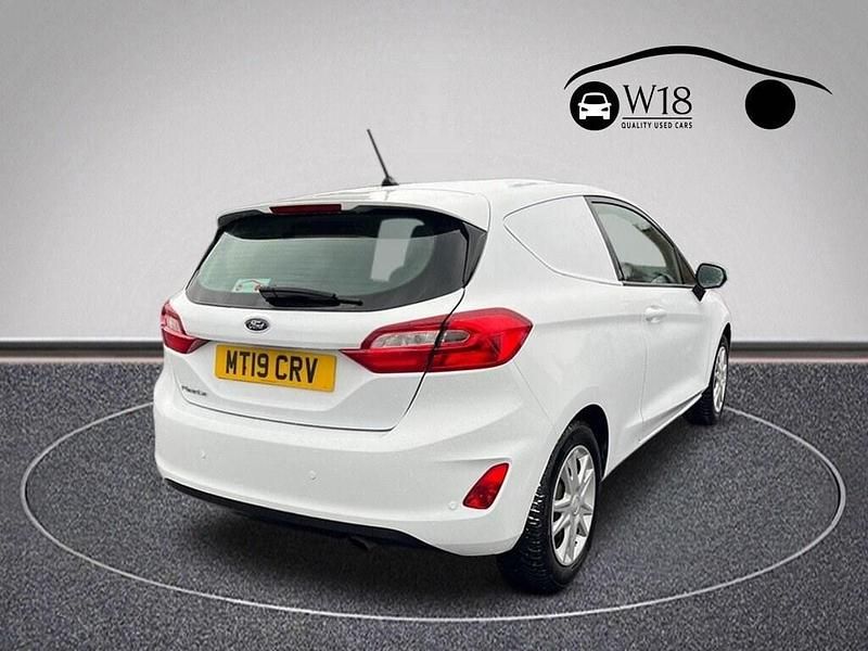 Used Ford Fiesta S 85 HP (62 kW) 2019 White Hatchback