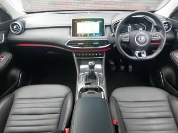 Used MG HS Exclusive 162 HP (119 kW) 2022 Red SUV