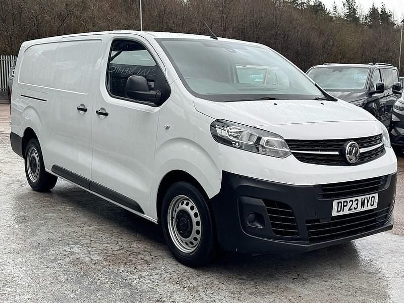 Used Vauxhall Vivaro 100 HP (73 kW) 2023 White MPV