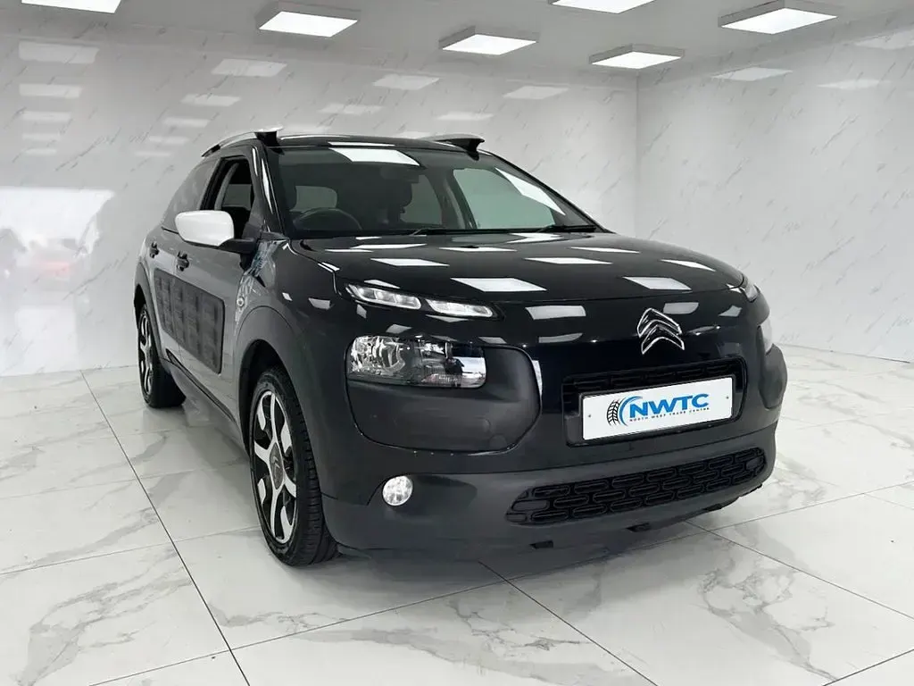 Used Citroën C4 Cactus Rip Curl 110 HP (80 kW) 2016 Black Hatchback