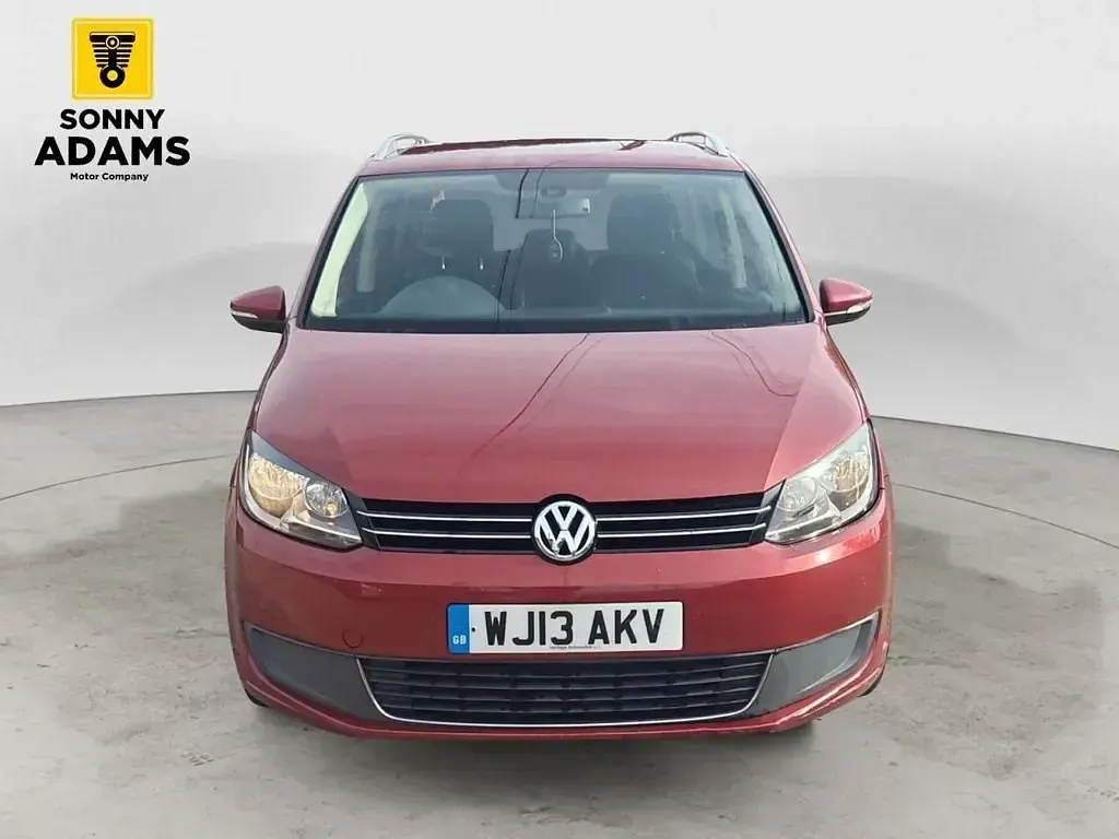 Begagnad VW Touran SE 105 HK (77 kW) 2013 Röd Minibuss
