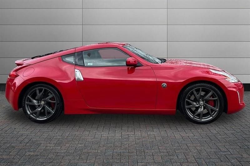 Used Nissan 370Z GT 328 HP (241 kW) 2015 Magma red Coupe