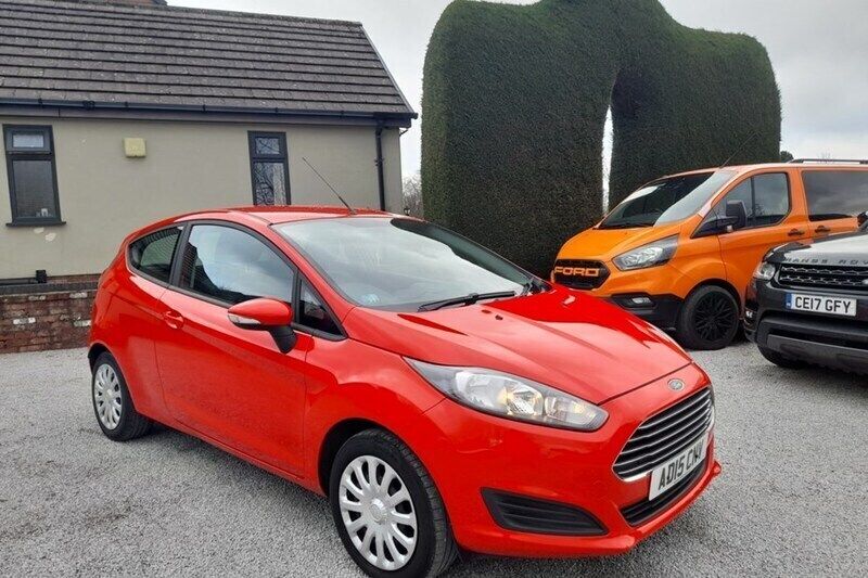 Red Used 2015 Ford Fiesta Style Hatchback | £2,989 (Good price) - Image 1/1