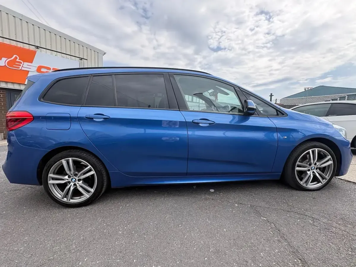 Begagnad BMW 218 M Sport 2018 Blå Kombi