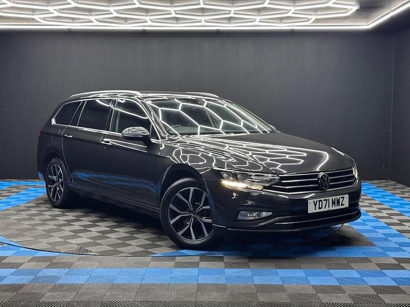 Grey Used 2021 VW Passat SEL Estate | £13,990 (Fair price) - Image 1/4