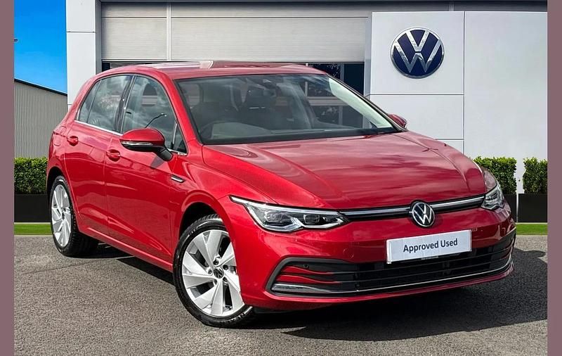 Used VW Golf VIII Style 147 HP (108 kW) 2023 Red Hatchback