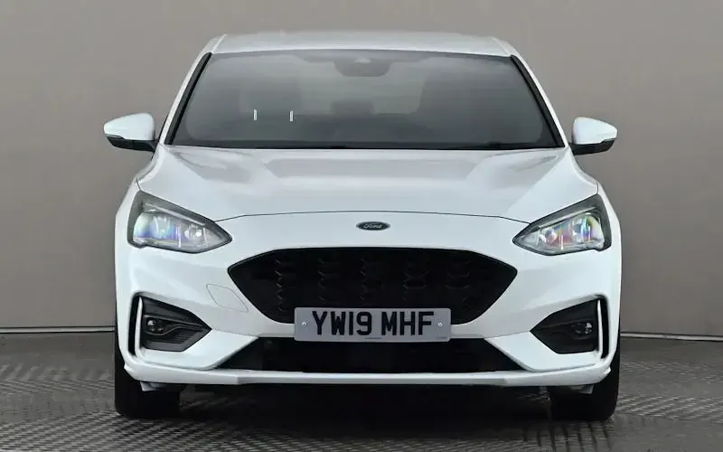 Used Ford Focus ST-Line 125 HP (91 kW) 2019 White Hatchback