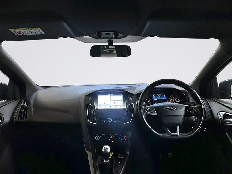 Used Ford Focus ST-Line 140 HP (102 kW) 2017 Black Hatchback