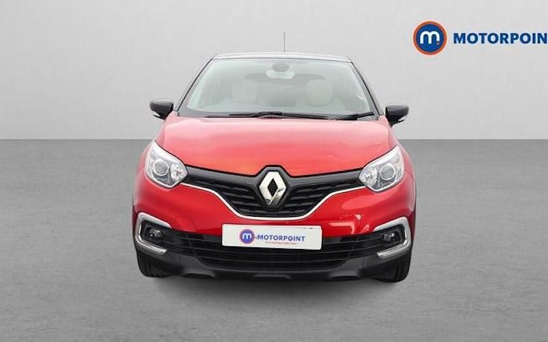Used Renault Captur Iconic 90 HP (66 kW) 2018 Red/black SUV