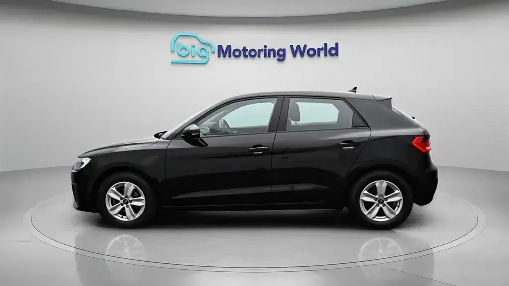 Usado Audi A1 Sportback 95 HP (69 kW) 2023 Preto Citadino