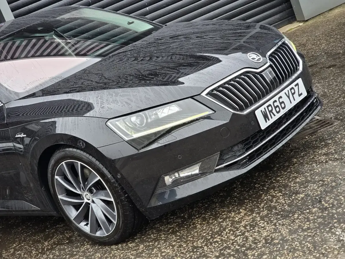 Used Skoda Superb LAURIN & KLEMENT 2016 Black Hatchback