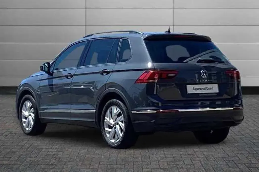 Used VW Tiguan Life 150 HP (110 kW) 2021 Grey SUV