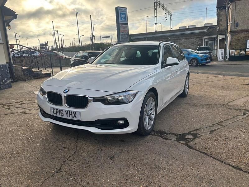 Used BMW 318 2016 White Estate