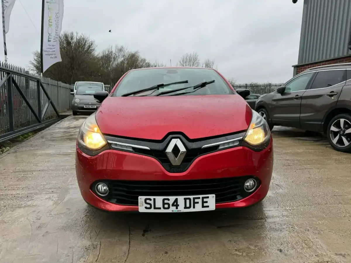 Używany Renault Clio IV Dynamique 90 KM (66 kW) 2014 Czerwony Hatchback