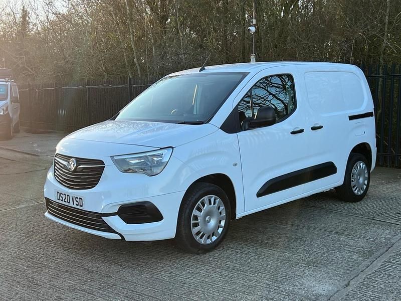 White Used 2020 Vauxhall Combo Sportive MPV | £7,495 (Fair price) - Image 1/4