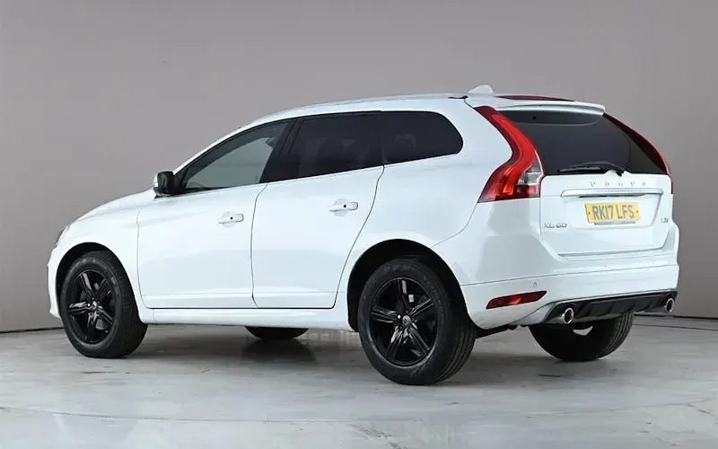 Usado Volvo XC60 R-Design 190 CV (139 kW) 2017 Blanco SUV