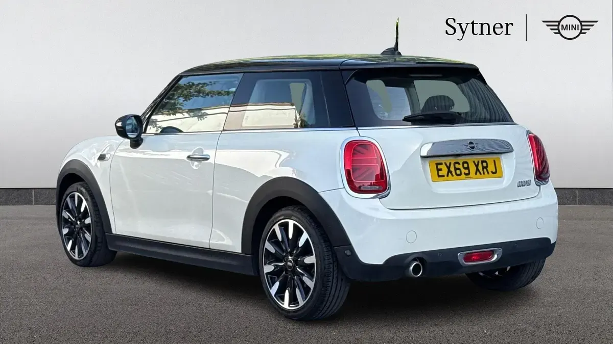 Used Mini Cooper Exclusive 136 HP (100 kW) 2019 White Hatchback
