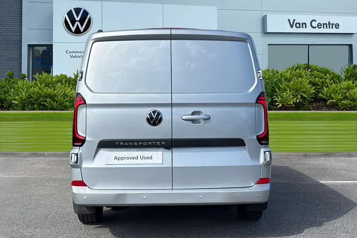 Second-hand VW Transporter Pro 110 CP (80 kW) 2025 Gri Van