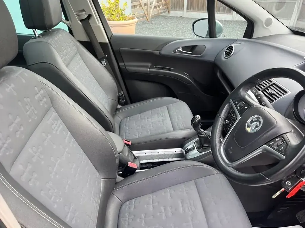 Second-hand Vauxhall Meriva 130 CP (95 kW) 2011 Argintiu Monovolum