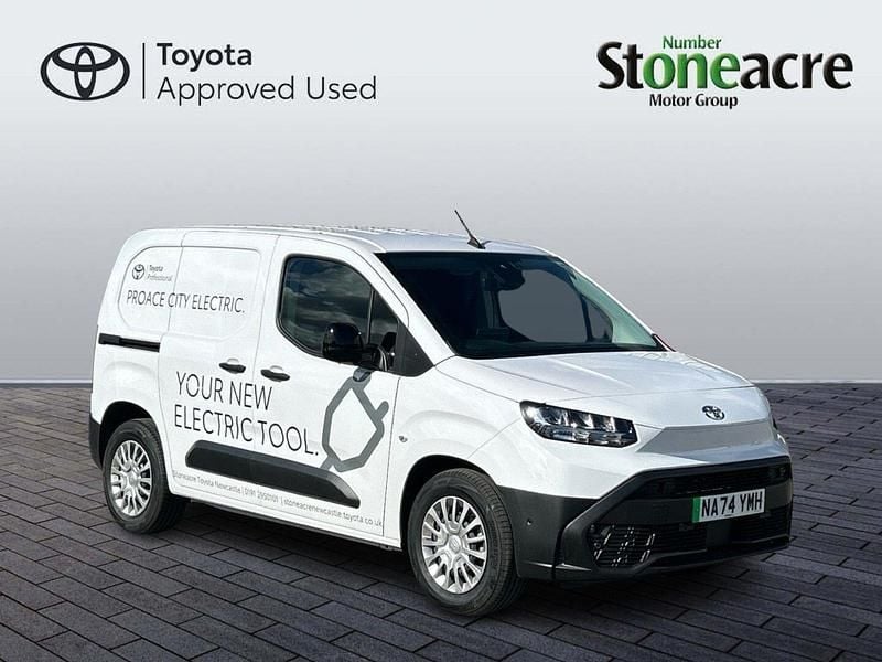White New 2024 Toyota Proace Van | £17,500 (Super price) - Image 1/2