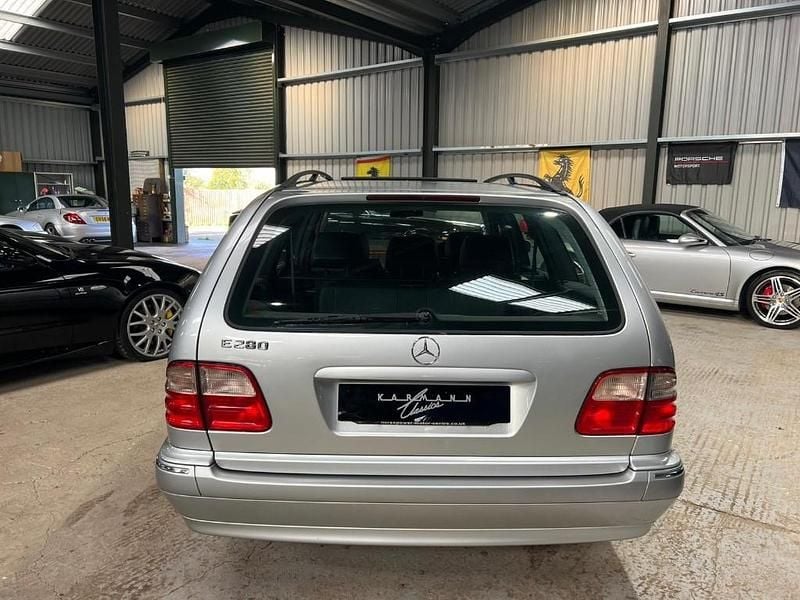 Used Mercedes E280 Elegance 205 HP (150 kW) 2002 Silver Estate