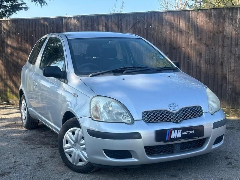 Used Toyota Yaris T3 65 HP (47 kW) 2004 Silver Hatchback