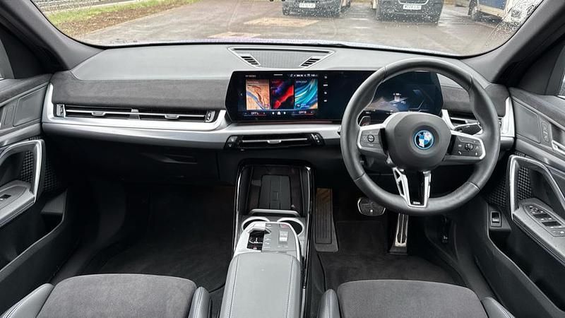 New BMW iX2 M Sport 147 kW (201 HP) 2025 Blue SUV