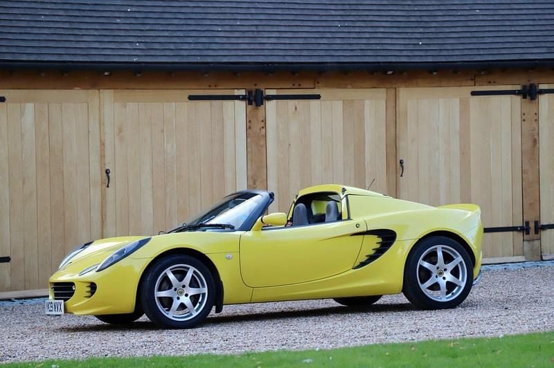 Yellow Used 2001 Lotus Elise Cabriolet | £18,995 (Fair price) - Image 1/4