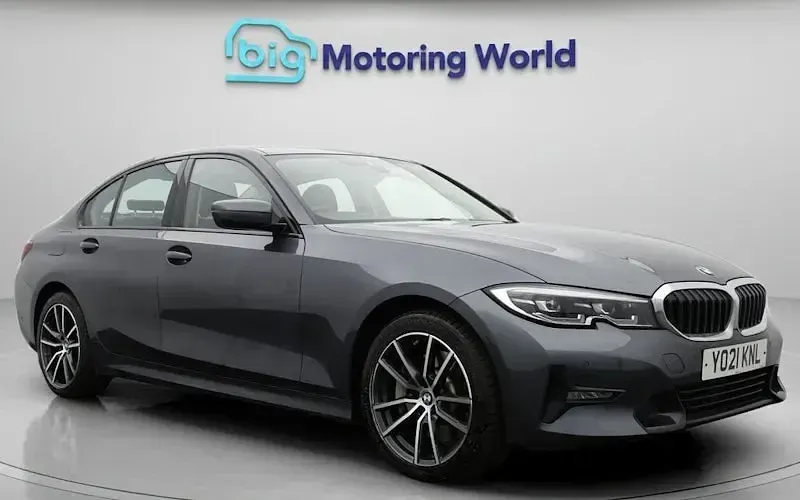 Usado BMW 330e Sport Line 292 HP (214 kW) 2021 Sedan