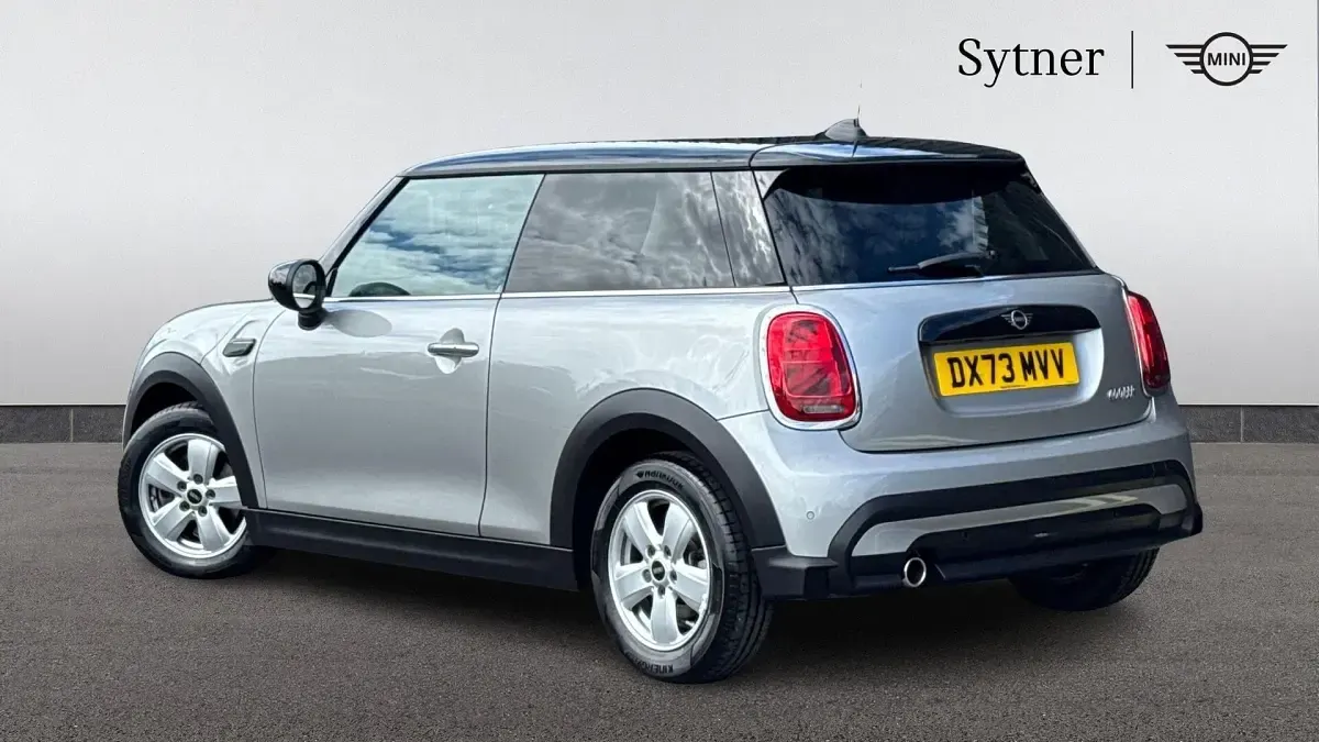 Used Mini Cooper Classic 134 HP (98 kW) 2023 Silver Hatchback