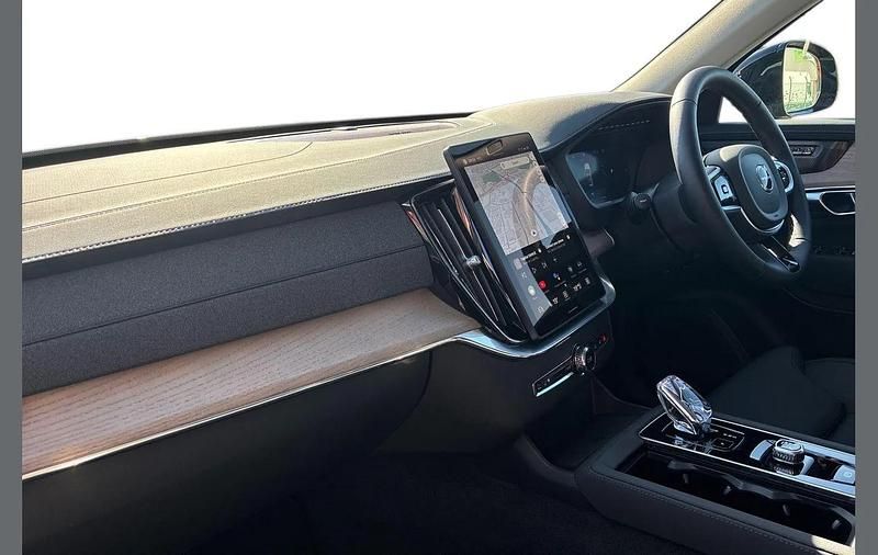 Used Volvo XC90 Plus 449 HP (330 kW) 2025 Grey SUV