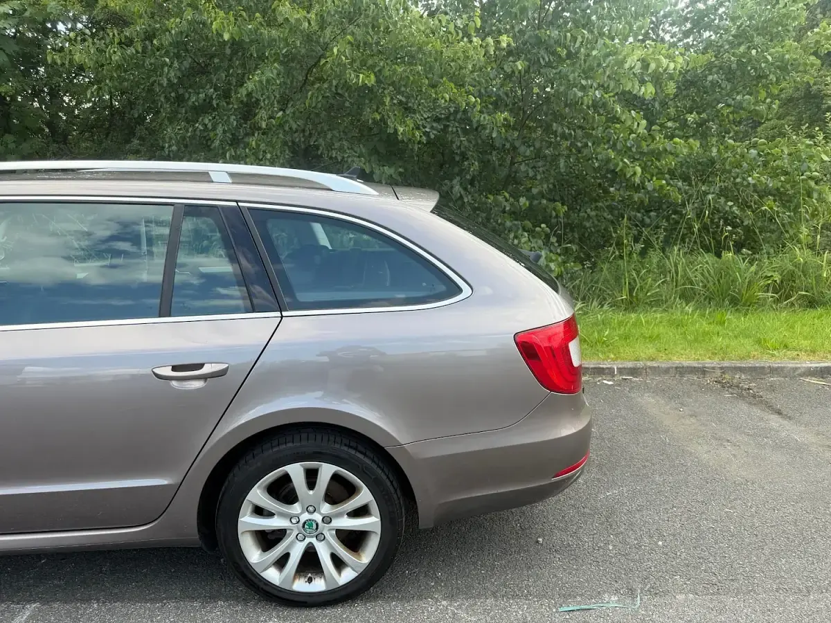 Used Skoda Superb SE 170 HP (125 kW) 2013 Mauve Estate
