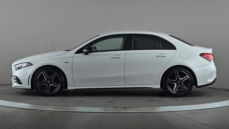 Used Mercedes A180 Executive 136 HP (100 kW) 2022 White Sedan