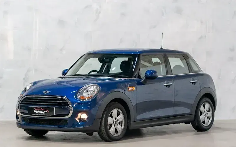 Used Mini Cooper Hatch 136 HP (100 kW) 2017 Blue Hatchback