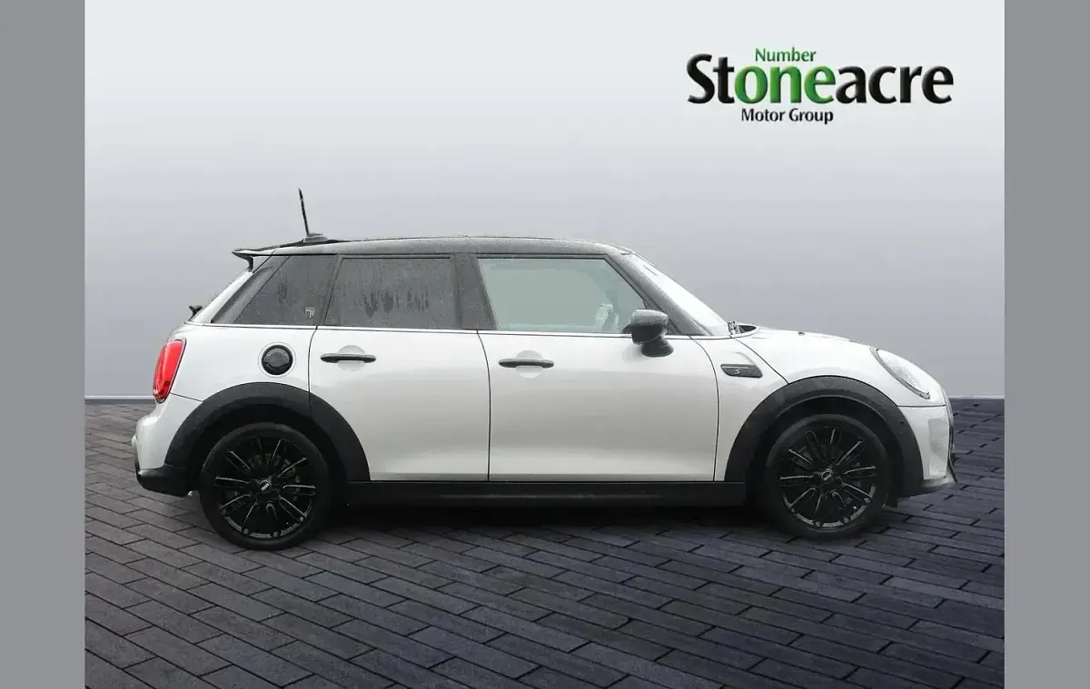 Used Mini Cooper S Exclusive 176 HP (129 kW) 2024 Silver Hatchback