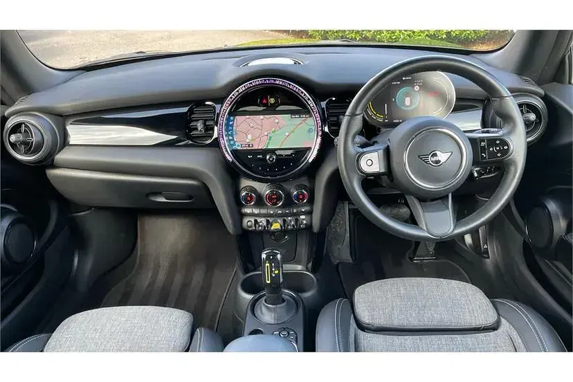 Gebraucht Mini Cooper S Level 2 135 kW (184 PS) 2023 Schwarz Kleinwagen