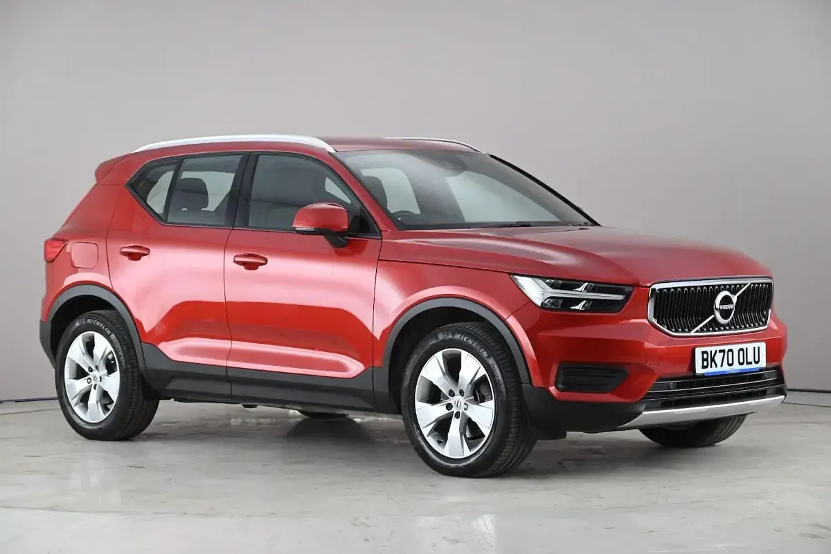 Used Volvo XC40 Momentum 197 HP (144 kW) 2020 SUV