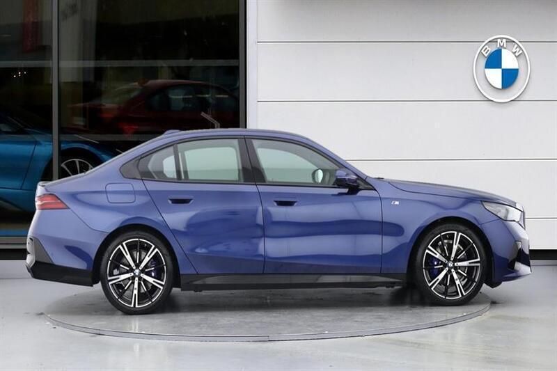 Used BMW 520 M Sport 208 HP (152 kW) 2024 Blue Sedan