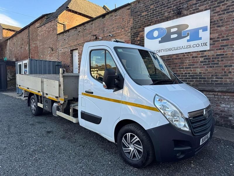 Used Vauxhall Movano 130 HP (95 kW) 2018 White MPV