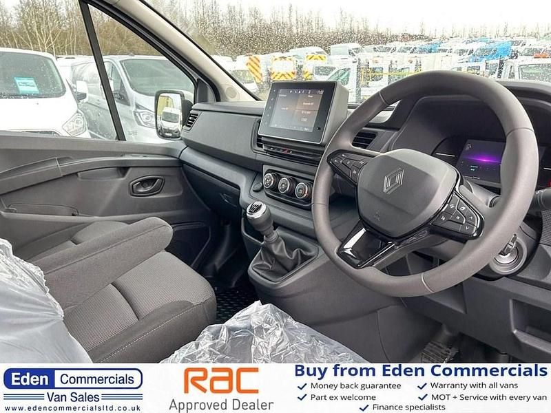 Gebraucht Renault Trafic PE 130 PS (95 kW) 2024 Weiß Van / Kleinbus