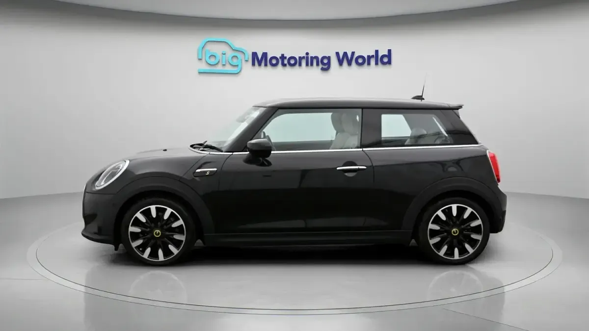 Used Mini Cooper S Hatch 135 kW (184 HP) 2023 Black Hatchback