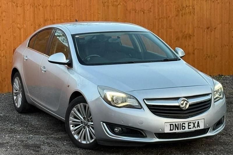 Silver Used 2016 Vauxhall Insignia Design Edition Hatchback | £2,790 (Good price) - Image 1/1
