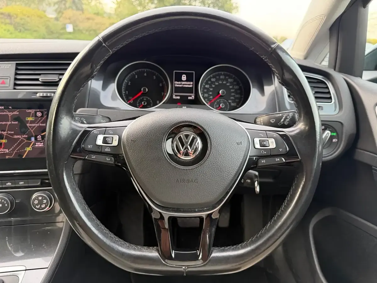 Used VW Golf VII SE 125 HP (91 kW) 2017 Black Hatchback