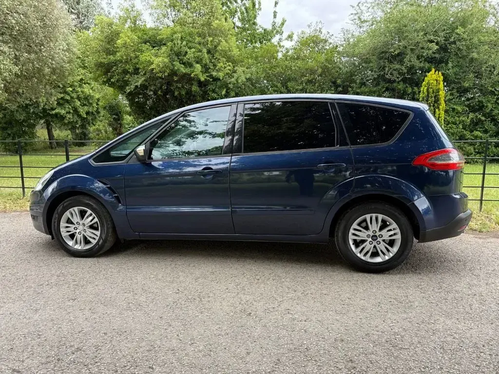 Used Ford S-MAX Zetec 140 HP (102 kW) 2011 Blue MPV