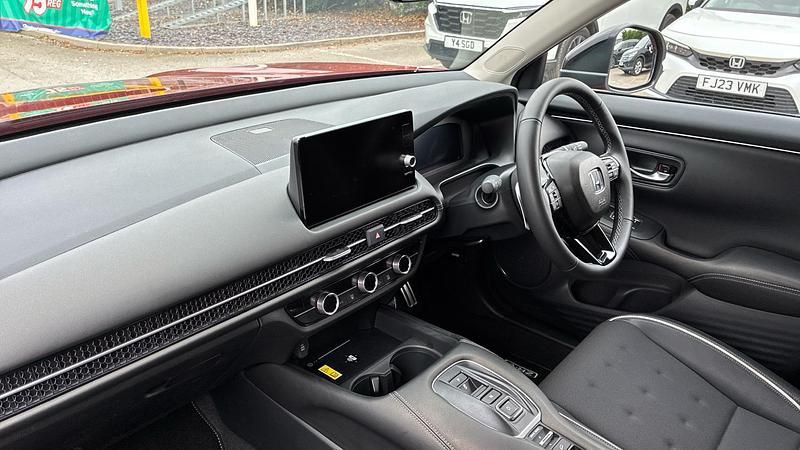 Used Honda ZR-V Hybrid 184 HP (135 kW) 2025 Red SUV