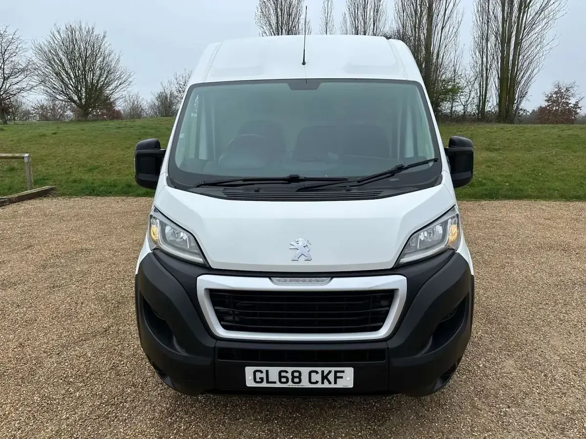 Used Peugeot Boxer 130 HP (95 kW) 2018 White Van
