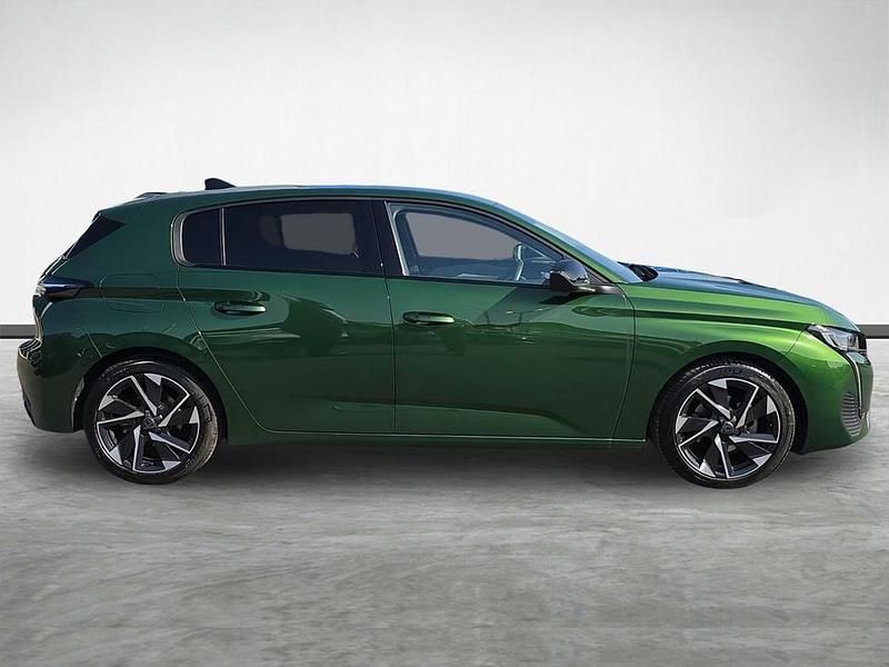 Used Peugeot 308 Allure Premium 129 HP (94 kW) 2022 Green Hatchback