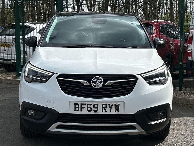Used Vauxhall Crossland X Elite 130 HP (95 kW) 2019 White SUV