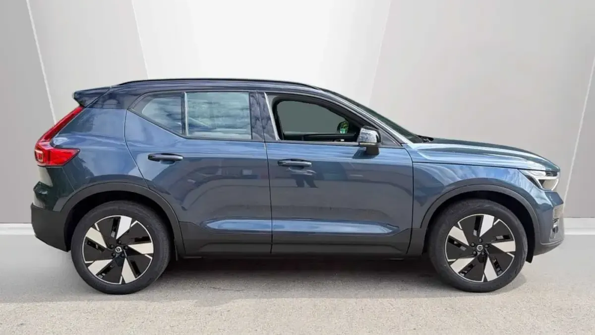 New Volvo EX40 Plus 185 kW (252 HP) 2026 Blue SUV