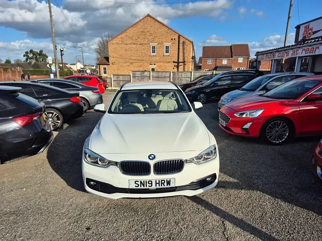 Used BMW 320 Efficient Dynamics 2019 White Estate